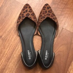 Old Navy pointy-toe d’orsay leopard print flats
